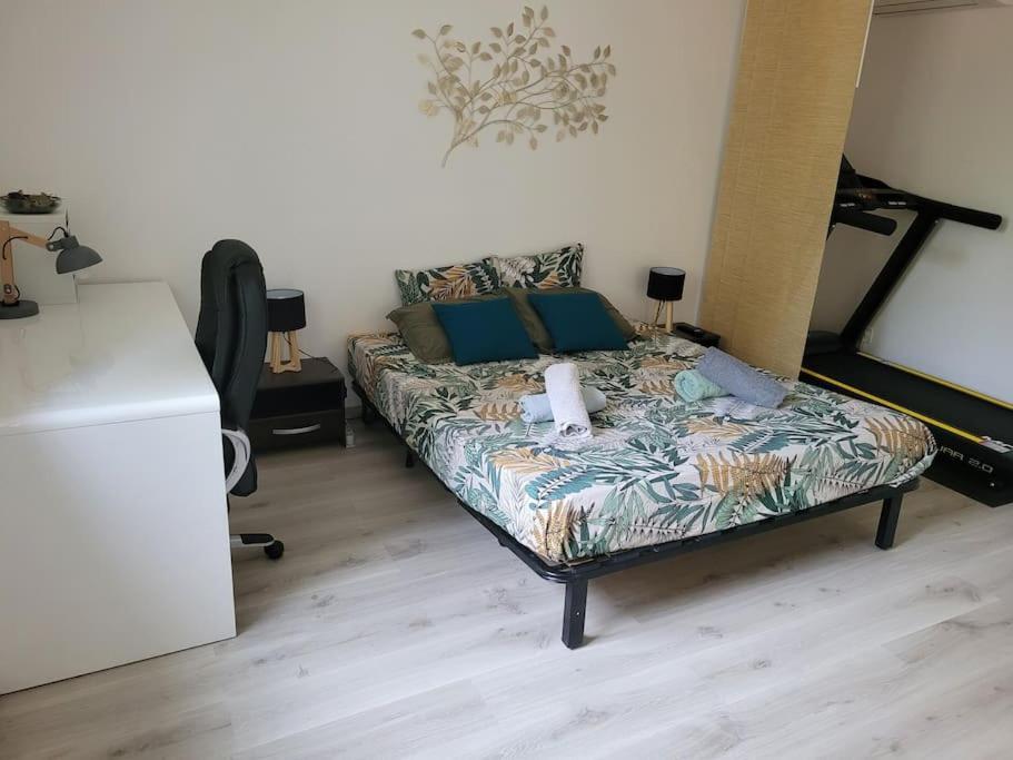 Appartement Tout Equipe En Rez-De-Jardin Entre Gard Et Ardeche Saint-Julien-de-Peyrolas Eksteriør bilde